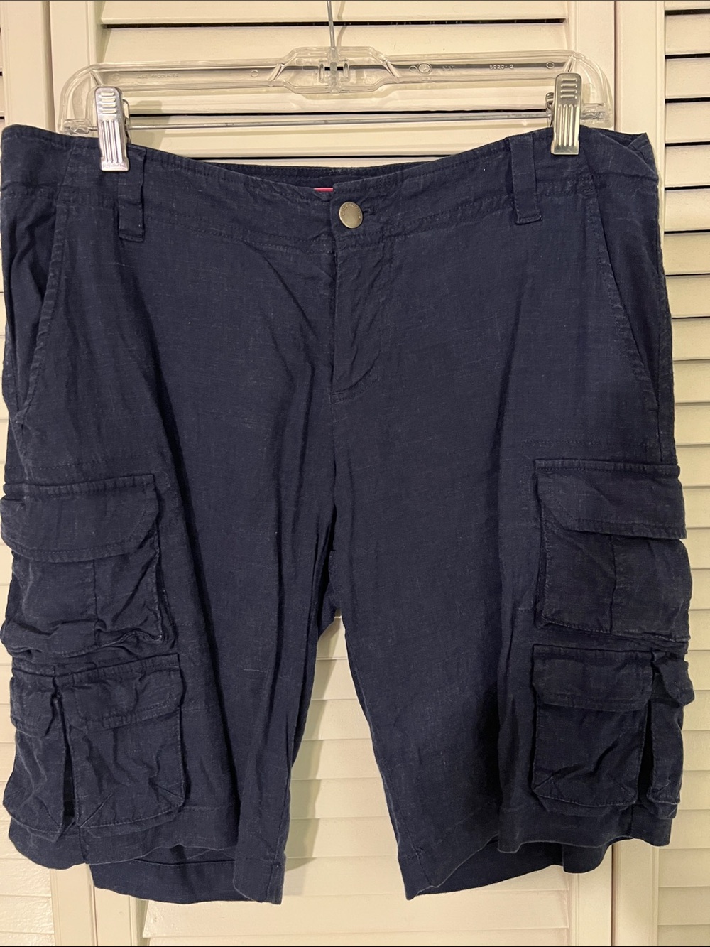 Alice and Olivia Cargo Shorts with Multiple Pockets!
